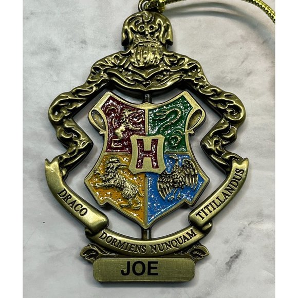 Harry Potter Keychain Hogwarts Crest Universal Studios "Joe" Spinning - Picture 4 of 6
